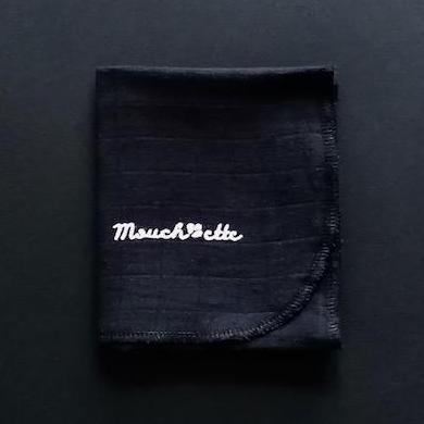 <transcy>Black after-sex towel</transcy>